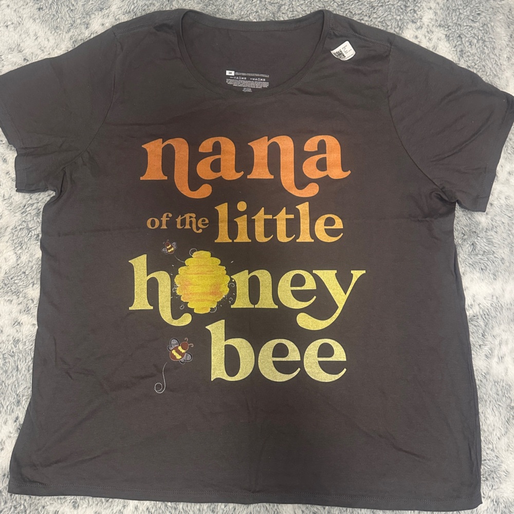 Plus Size Nana Bee Tee Nana of the Little Honey Bee T Shirt - Grey